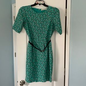 Adorable cherry print dress w/pearl belt. Size 6.